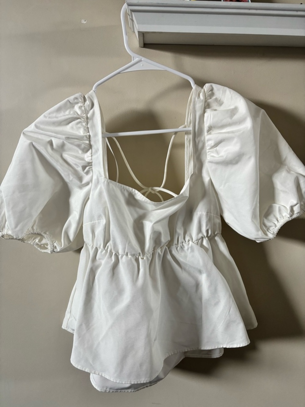 Divided White Tie-Back Puff Sleeve Top